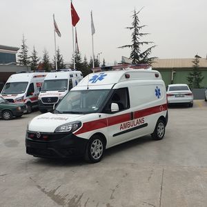 运输病患救护车