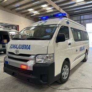 重症监护救护车 1