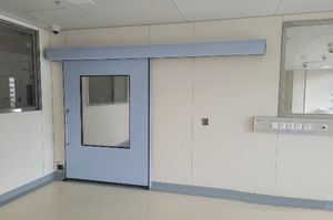 重症监护室门