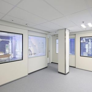 重症监护室门 1