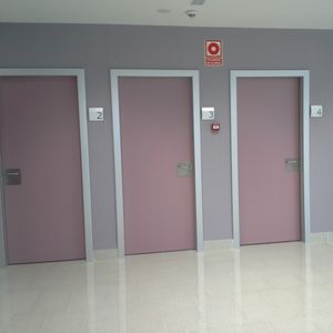 医疗机构门 1
