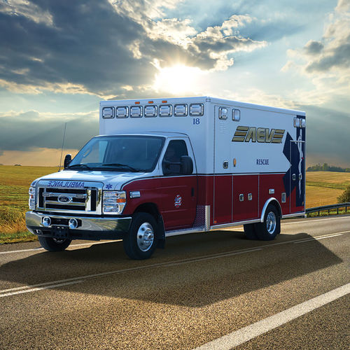 隔间式救护车 - American Emergency Vehicles - III型 / 燃气