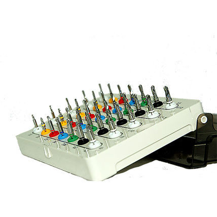 牙种植外科器械套件 - 0025 - Dentin Implants Technologies LTD