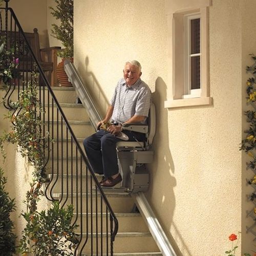 室外楼梯升降机 - Outdoor - Stannah Stairlifts - 人用 / 扶手椅式 / 可折叠