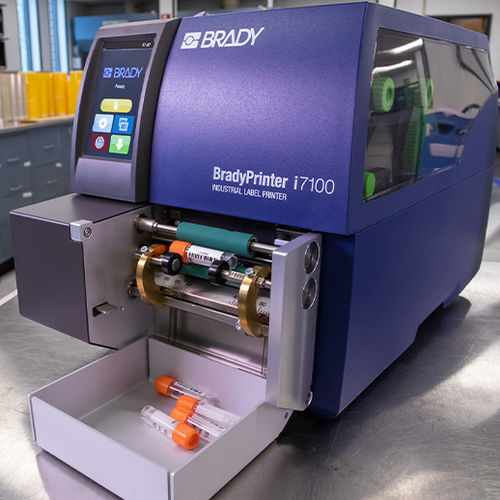 瓶子标签打印机 - BradyPrinter i7100 - Brady EMEA - 实验室 / 自动
