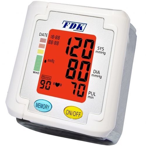 自动电子血压计 - FT-B11W-V - Fudakang Industrial LLC. - 腕部 / 集成袖套式 / 1x90