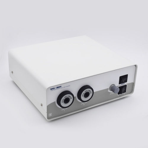 内窥镜光源 - XD-301-250W  - Nanjing Keweisi Medical Lighting - 阴道开张器 / 卤素 / 冷光式