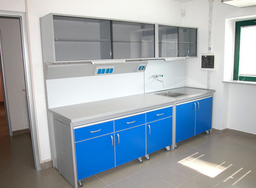 实验室工作台 - COM-Lab 5 - comfit s.r.l - 带水槽 / 带收纳 / 模块化