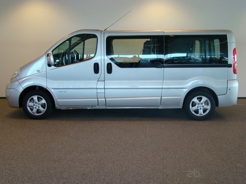 厢式残疾人汽车 - Vivaro WAV - Bierman - 后尾门