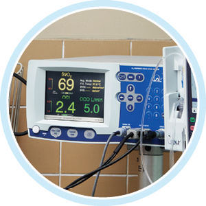 台面式多参数监护仪 - Q2 Plus™  - ICU Medical - ECG / PNI / SpO2