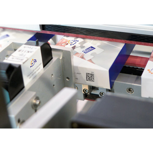 纸箱贴标签机 - HSS  - b+b Automations- und Steuerungstechnik GmbH - 自动 / 半自动 / 手动
