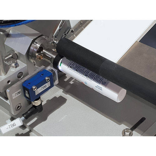 制药业贴标签机 - TNC-T - b+b Automations- und Steuerungstechnik GmbH - 半自动