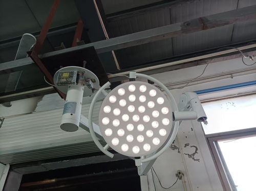 吊顶无影灯 - SX-300 - Jiangsu Suxin Medical Equipment - LED / 用于手术室 / 220 V/50 Hz