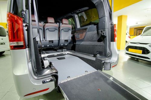 厢式残疾人汽车 - Mercedes-Benz Vito Tourer L2 - B-Style  - 柴油 / 后尾门