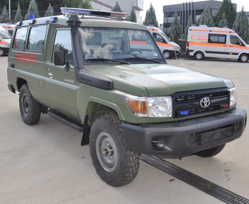 四驱救护车 - Toyota Land Cruiser - eos ambulance - 4担架 / 氧气治疗