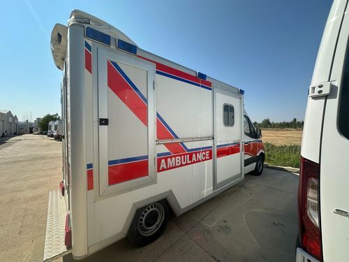 重症监护救护车 - Mercedes  - ICU AUTOMOTIVE IMPORT EXPORT AND CONSULTING. - 隔间式 / A型 / B型