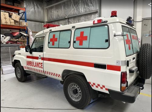 重症监护救护车 - Toyota Land Cruiser LC78 V6 - ICU AUTOMOTIVE IMPORT EXPORT AND CONSULTING. - 隔间式 / A型 / B型