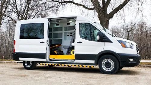 多功能移动医疗车 - Ford - ICU AUTOMOTIVE IMPORT EXPORT AND CONSULTING. - 普通护理 / 用于运输疫苗 / 筛查