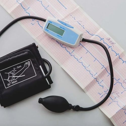 袖套血压计 - REVIVE MEDICAL TECHNOLOGIES INC.