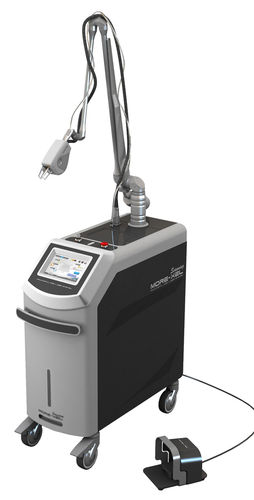 嫩肤激光仪 - MORE-XEL Scanning - BISON Medical   - 痤疮治疗 / CO2 / 推车式