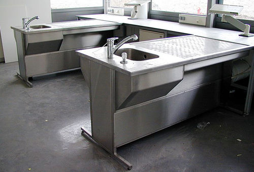 肉眼检查实验室工作站 - UCS-E-2500-D - KUGEL medical GmbH & Co. KG/库尔医疗技术 - 用于样本制备 / 落地 / 配有下沉式通风设备