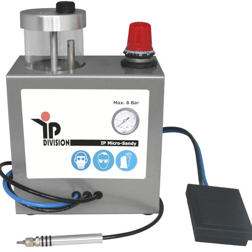 气动喷砂机 - IP Sandy Micro - IP Division (IP Dent) Technische Produkte GmbH - 1个存储罐 / 精准 / 移动式
