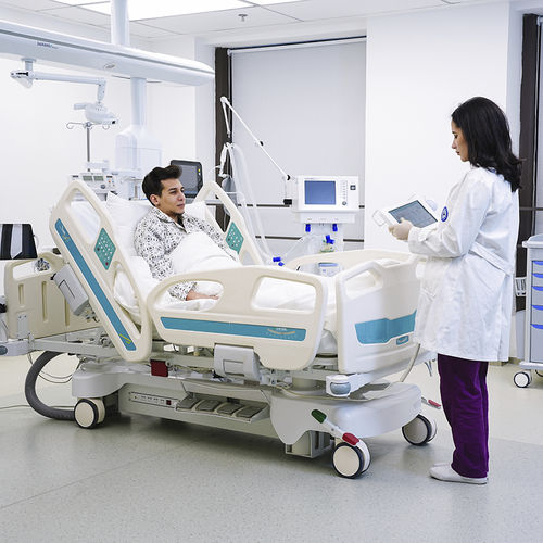 医院病床 - Z7z - Jiangsu Saikang Medical Equipment - 电动 / 高度可调节 / 带滑轮