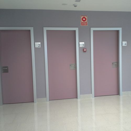 医疗机构门 - SOLECO DOORS - 平开 / 铝制